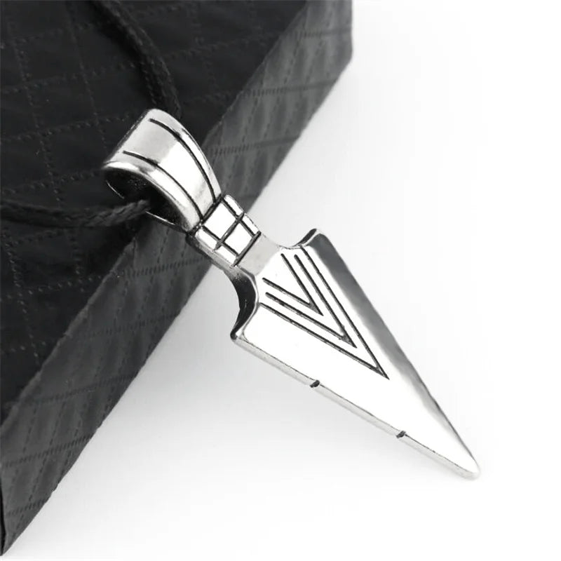 Wu's 2022 New Jewelry Pharaoh's Spear Arrow Titanium Steel Necklace Male Domineering Collarbone Chain Pendant Sweater Chain