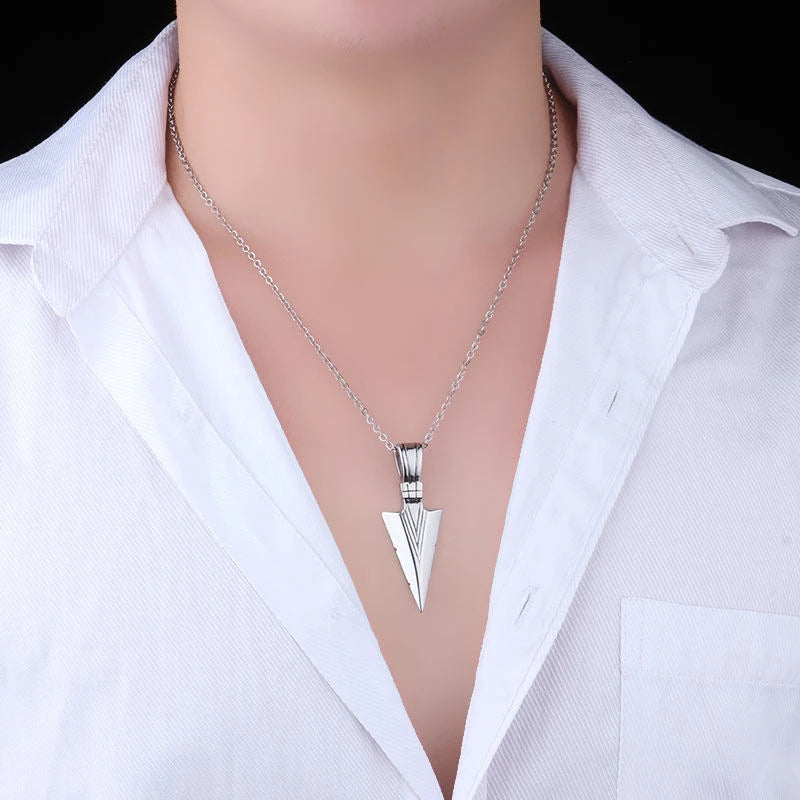 Hip Hop Fashion Rock Necklace Personalized Triangle Spearhead Men's Necklace Stainless Steel Metal Arrow Pendant Jewelry Chain