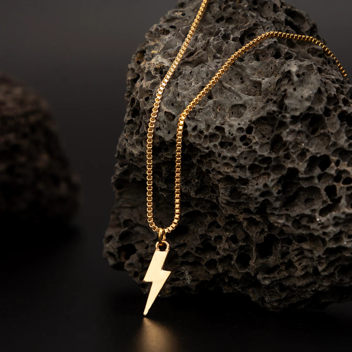 Salircon Punk Simple Box Chain Short Necklace Fashion Aesthetics Metal Lightning Pendant Necklace Men's Statement Jewelry Gift