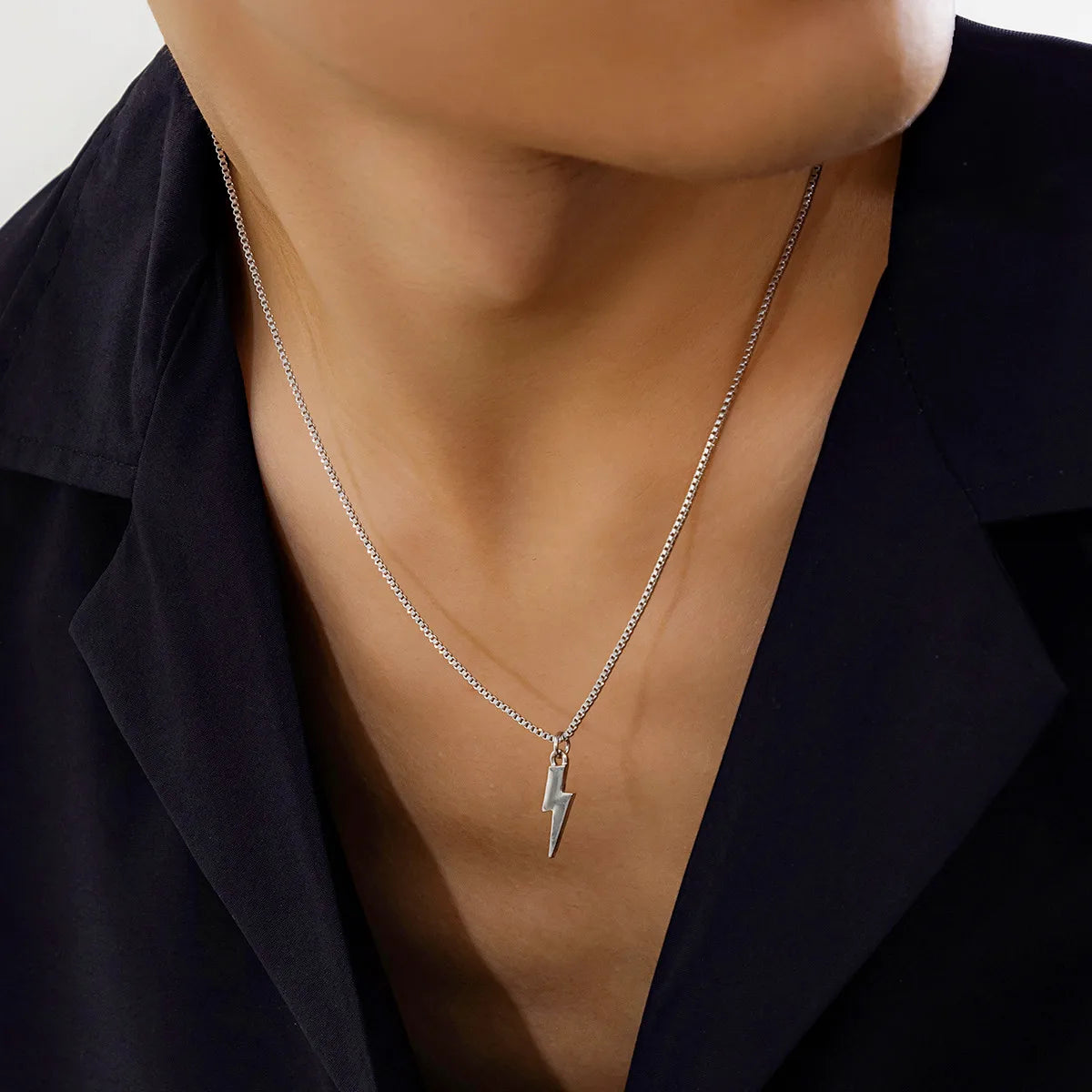 Salircon Punk Simple Box Chain Short Necklace Fashion Aesthetics Metal Lightning Pendant Necklace Men's Statement Jewelry Gift