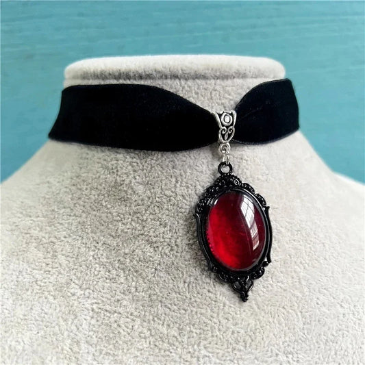 Velvet Gothic Cameo Choker — Ixtyn Luxy® Nocturne Edition