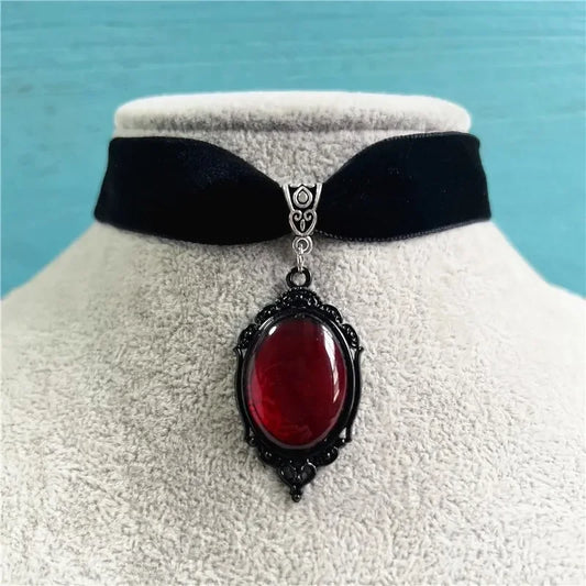 Velvet Gothic Cameo Choker — Ixtyn Luxy® Nocturne Edition